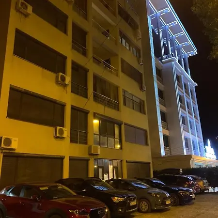 Victor Sunshine Apartment Mamaia